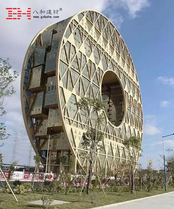 【圓大廈施工現(xiàn)場】室內(nèi)方形包柱鋁單板安裝 【圓大廈施工現(xiàn)場】室內(nèi)方形包柱鋁單板安裝