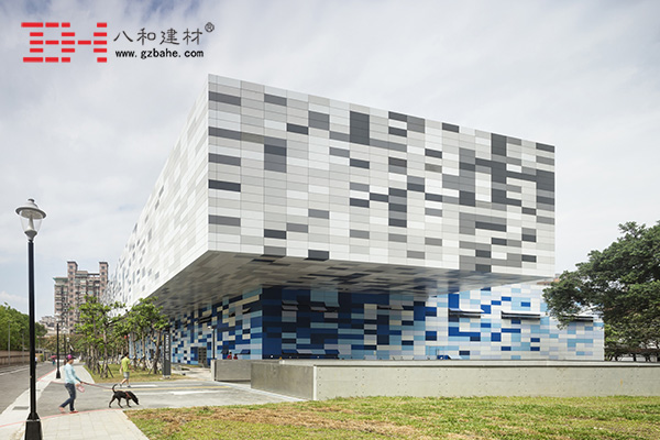 建筑外墻鋁單板需要注意的問(wèn)題 建筑外墻鋁單板需要注意的問(wèn)題