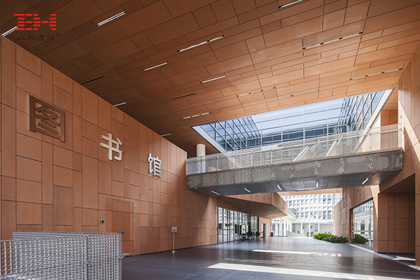 造型鋁單板、格柵、金屬拉伸板-南方科技大學(xué)讀書館02.jpg