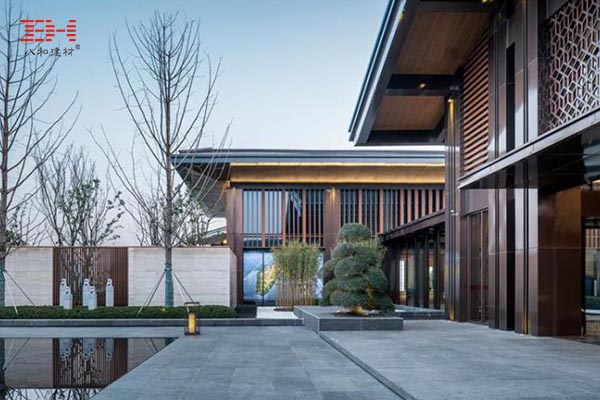 仿木紋鋁方通、仿木紋鋁板在中式院落建筑上的應(yīng)用—合肥金科·半島壹號